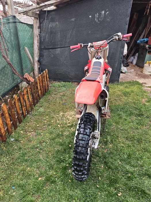 Продавам Хонда  CR 125