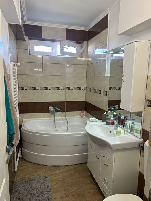 Apartament 3 camere, centrul vechi Deva