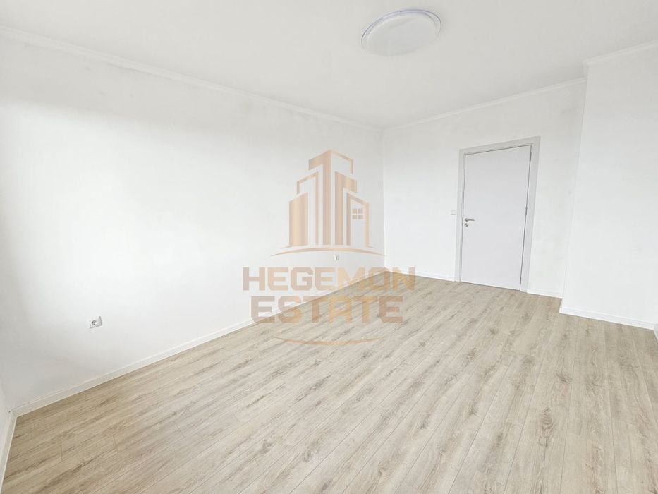 Продава се Четиристаен апартамент в Варна, Възраждане 2 - 90 кв.м за 1999 €/кв.м - Снимка #8