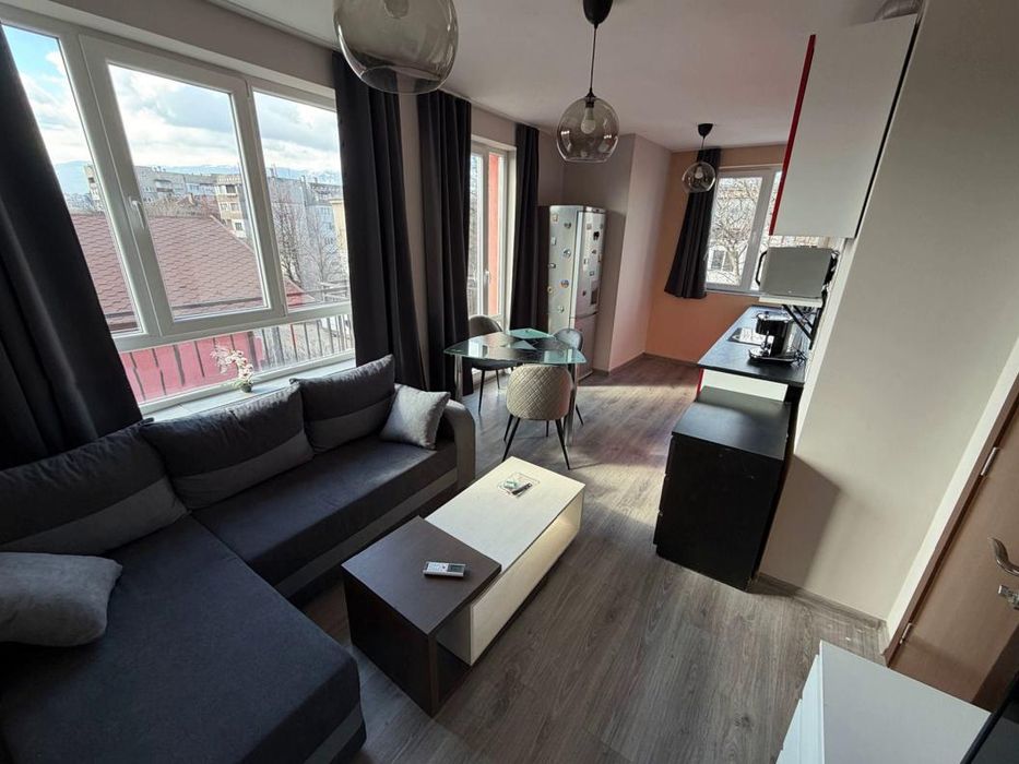 Дава се под наем Двустаен апартамент в София, Левски - 57 кв.м за 547.23 € - Снимка #1