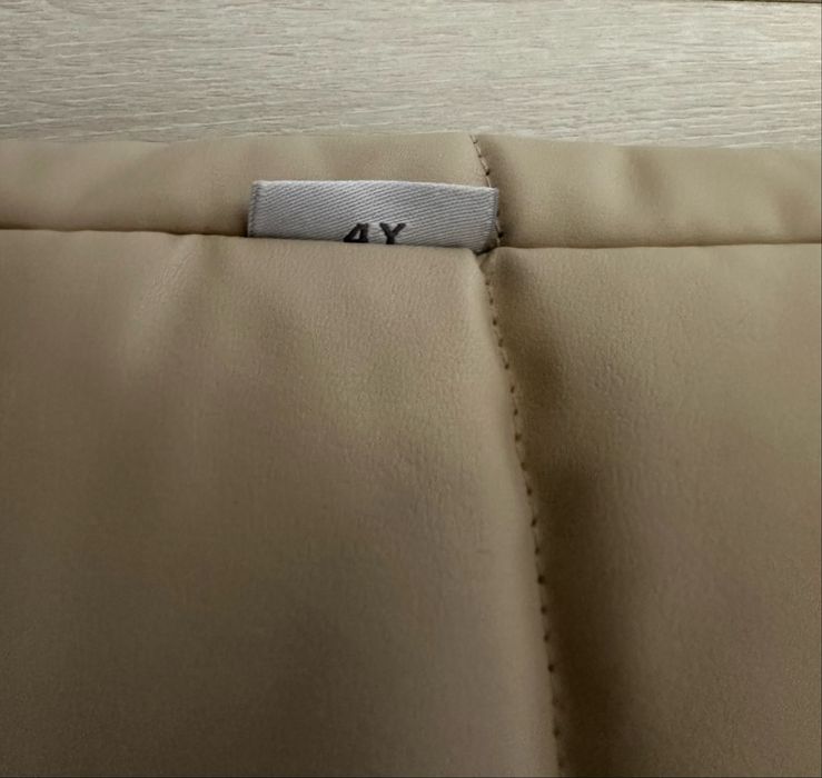 Vestă matlasată pentru copii, bej / crem, 4 ani (104), Nouă