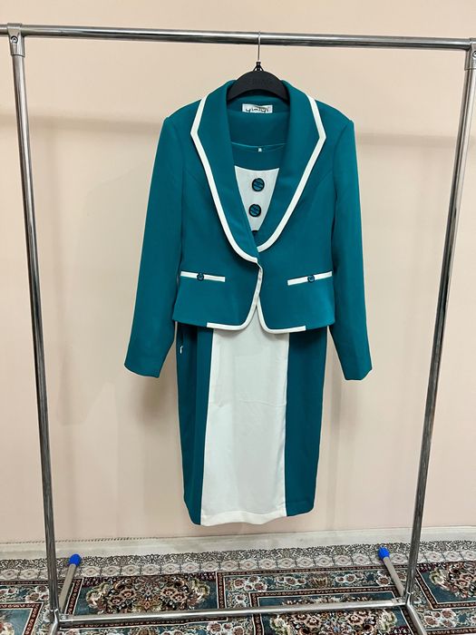 Двойка костюм с платьем