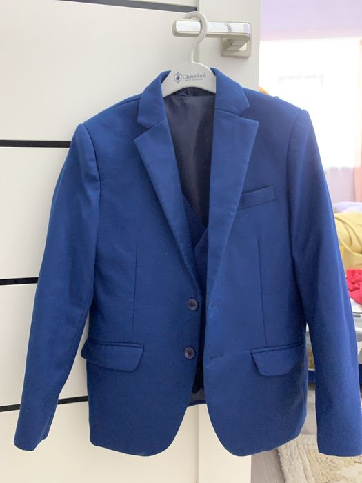 Школьный костюм на 8-9 лет