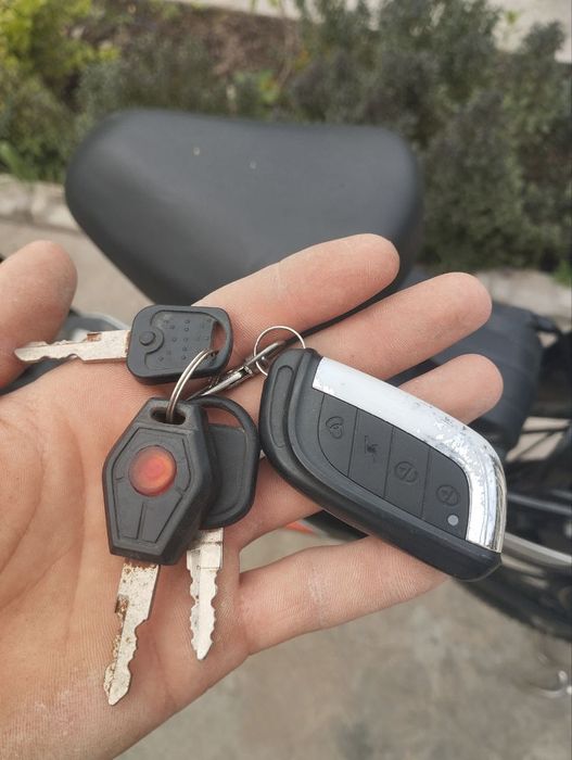 Скутер сотилади.