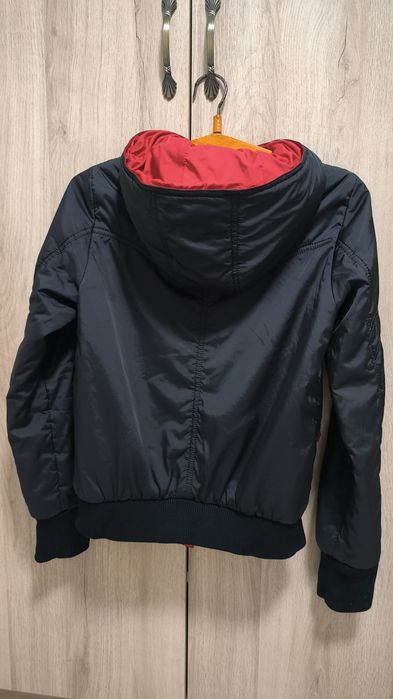 Продам женские весении куртки
