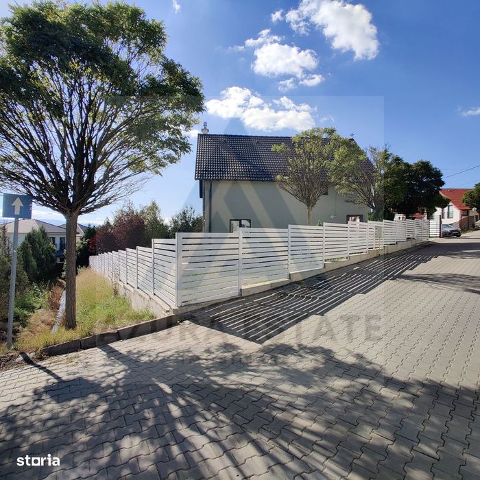 Casa individuala 4 camere 2 bai si teren 573 mp in Bavaria Park