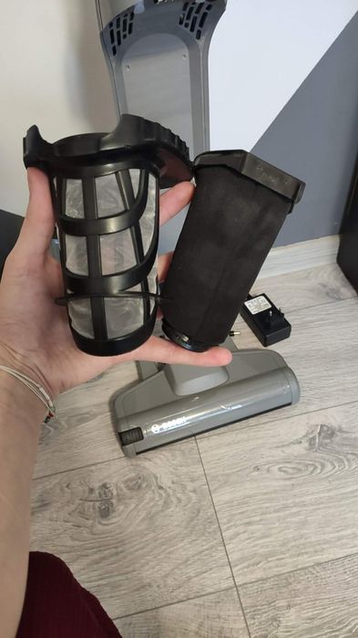 Aspirator Vertical Bosch Readyy’y Serie 2 – 2 în 1