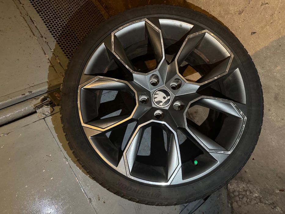Jante Skoda RS 5x112 pe 18 Anvelope iarna hankook 225/40/18 DOT 2222