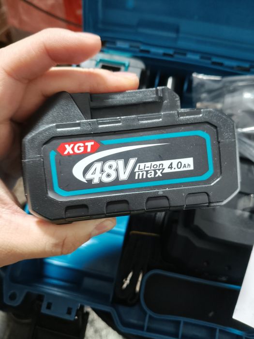 Продам гайковёрт Makita