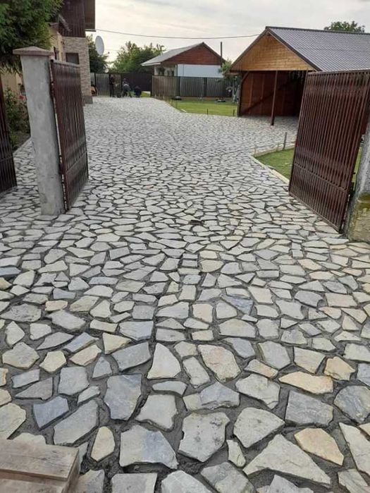 Piatra Naturala de Munte