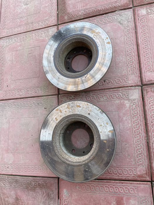 Lada 06 aporno disk sotiladi