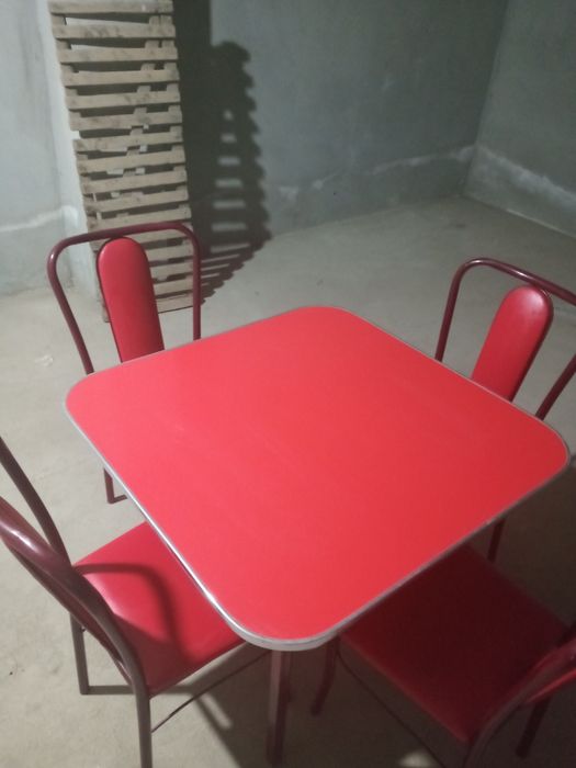 Стол стул сотилади