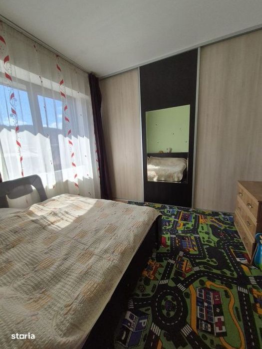 Vand apartament 3 camere 59 mp+balcon 9mp ,str Tautiului