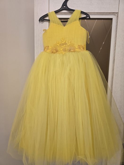 Продам бальное платье для девочки