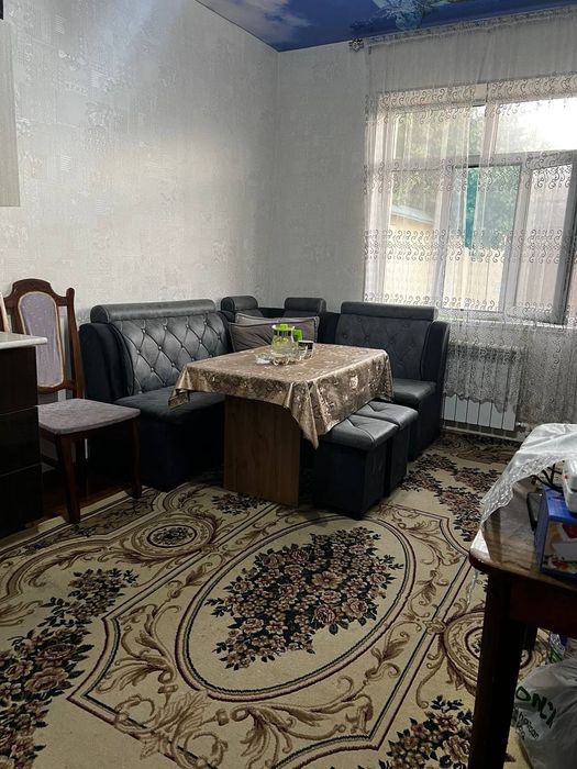 Срочна ховли сотилади