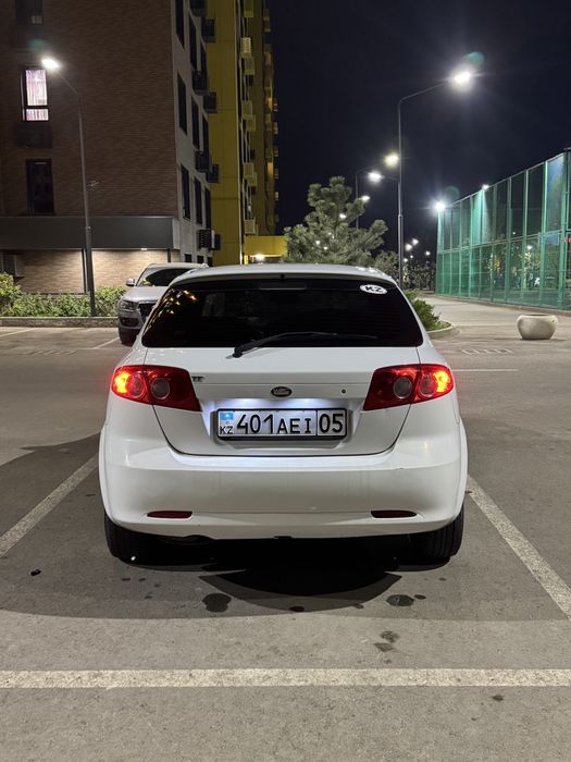 Chevrolet lacetti 2011