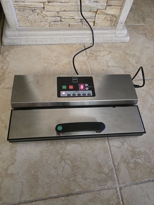 Професионална вакум машина 650w