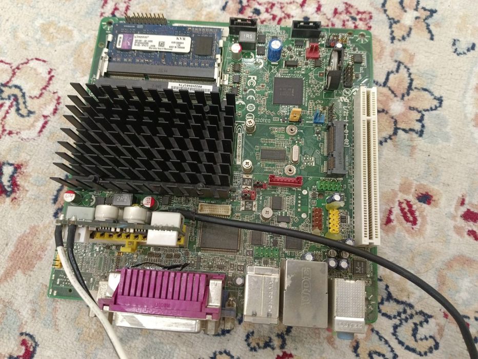 Материнская плата