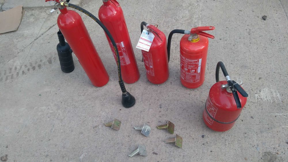 Пожарогасители прахови и CO2  4 5 6 кг Търг. обекти камиони ADR цехове