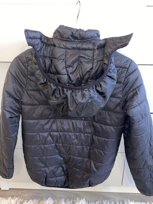 geaca H&M neagra marime EUR 140 9-10 ani