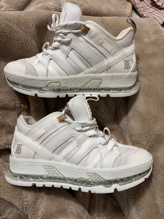 Adidasi burberry