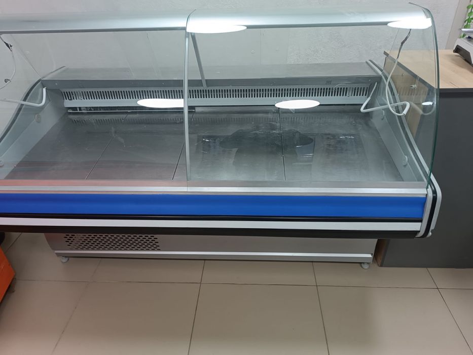 Витринный холодильник