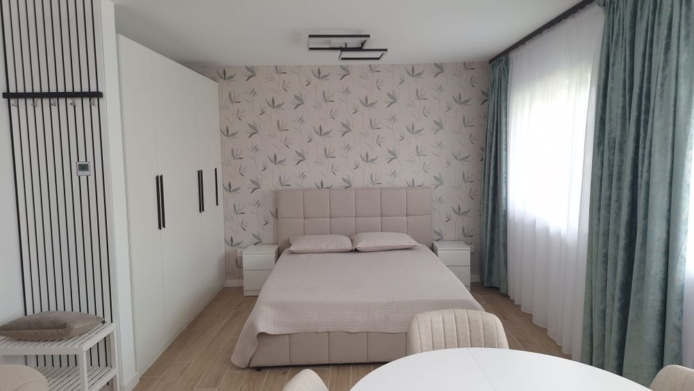 Garsonieră modernă la etajul 1 cu balcon | Mobilată și utilată complet | Zonă rezidențială