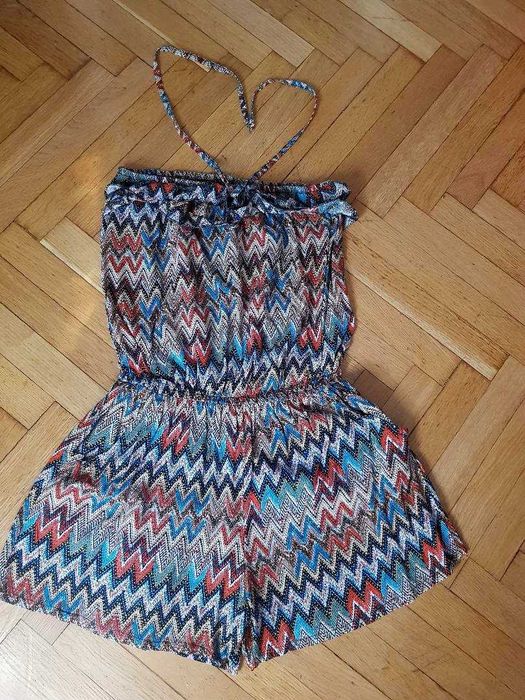 Rochita-pantalon-top  pentru varsta de 12-14 ani