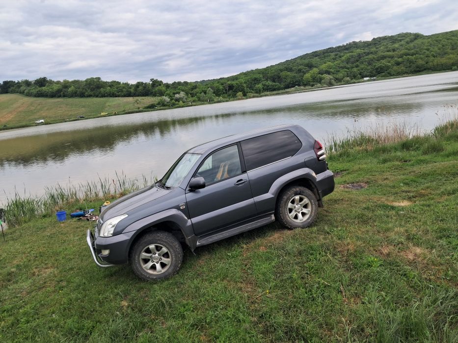 Toyota Land Cruiser j 120 autoutilitara