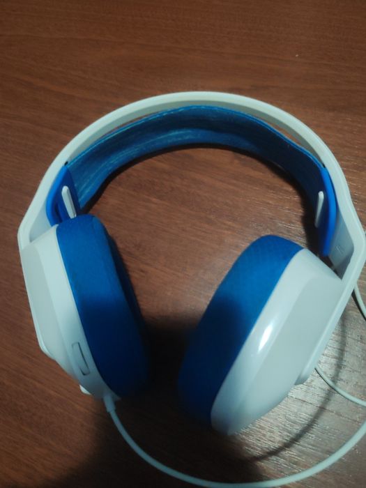 Casti logitech g335