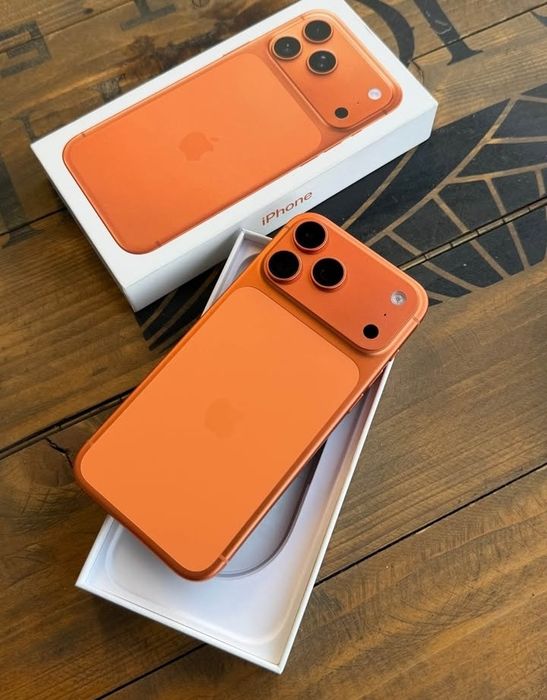 IPhone 17 Pro Max Cosmic Orange
