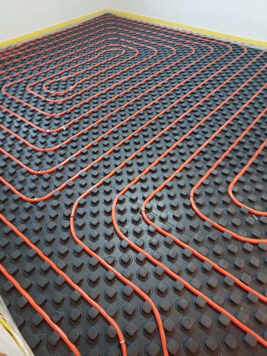 Șape mecanizate pentru  încălzirea pardoseală materiale și manopera