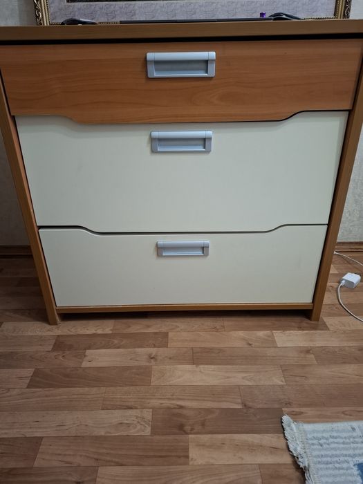 Шкаф с комодом отдам даром