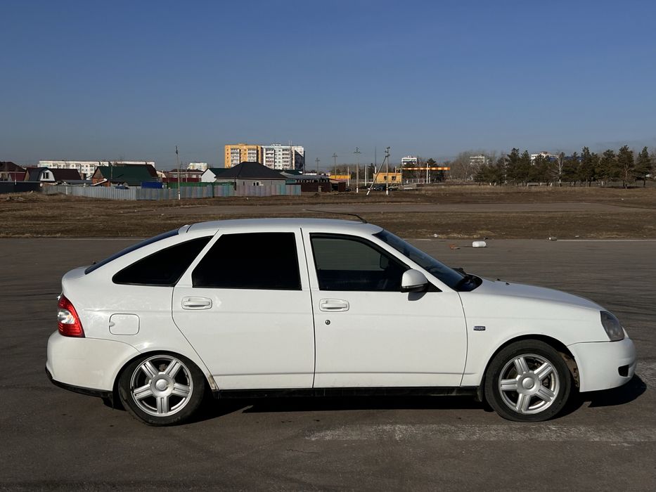 Продам приору 2 .198 пробег .