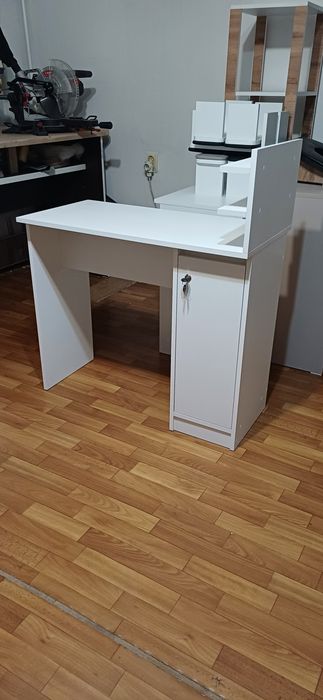 Маникюрные столы новые Акция