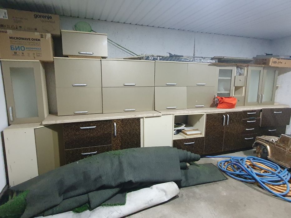 Кухонный гарнитур со столешницей