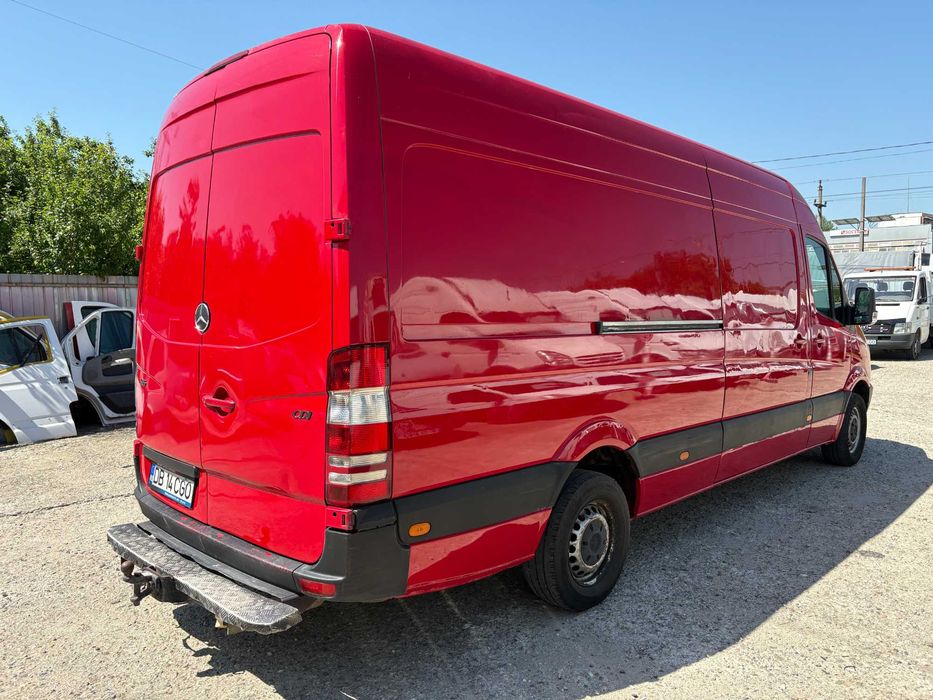 INCHIRIEZ duba autoutilitara MERCEDES Sprinter LUNG 3,5 t Fara SOFER