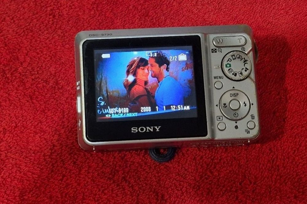 Aparat foto Sony,  obiectivul nu se închide de tot