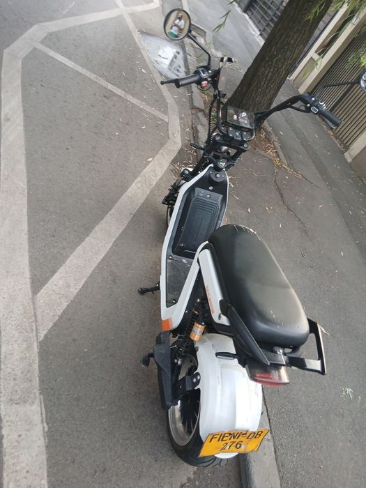 Vand scuter electric
