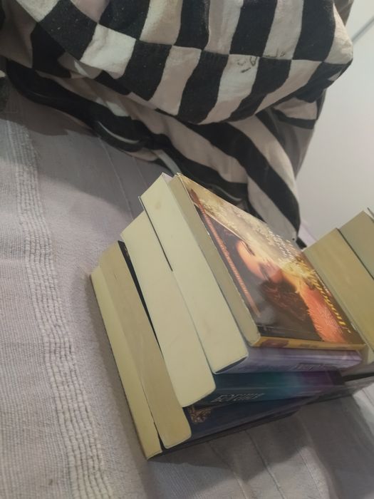 Интересни различни книги