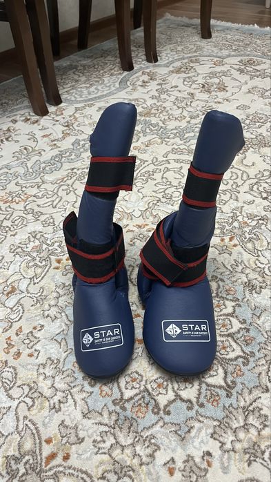 Продам щитки, форму для таеквондо