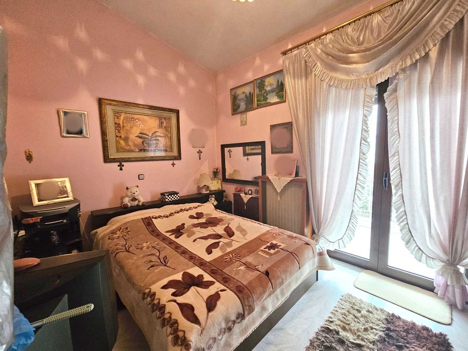 ПРОДАВА се самостоятелна къща 210кв.м. в центъра на DRAMA (код 8123)