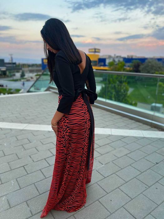 Официална рокля .