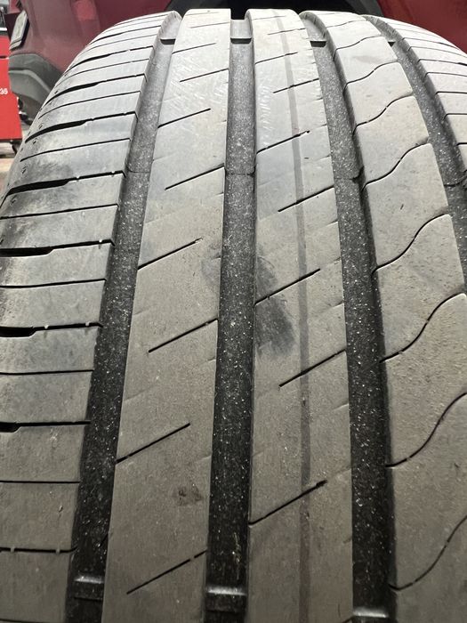 GoodYear 215/55/R17 98W