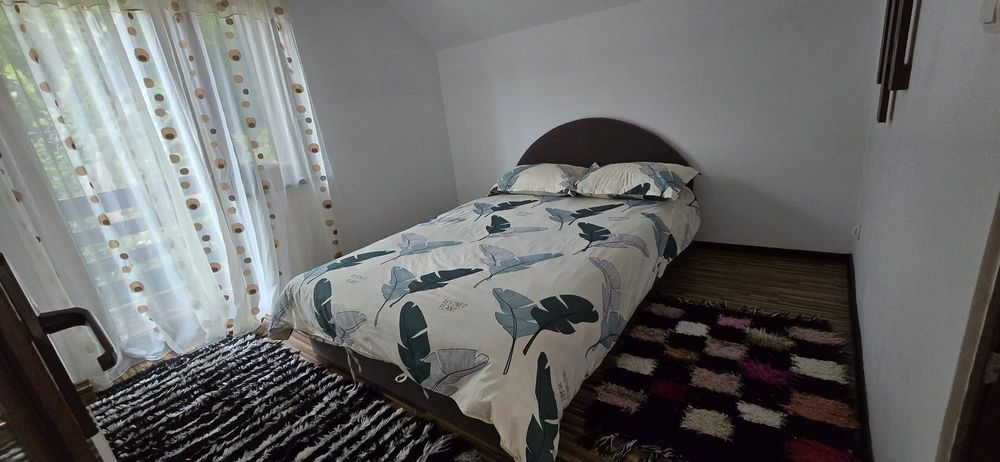 Inchiriez cabana