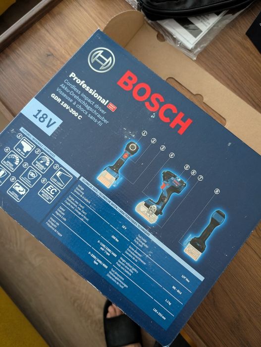 Maşină de Înşurubat cu Impact Bosch Professional 18V