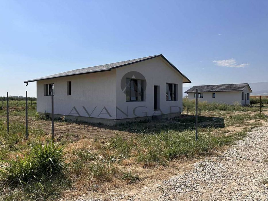 оф.23599 Самостоятелна къща с двор/ Оризари