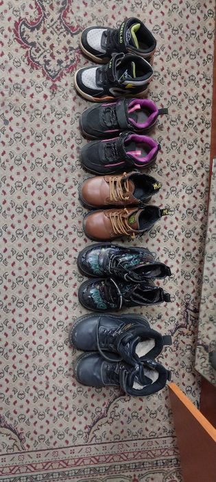 Продам детскую обувь