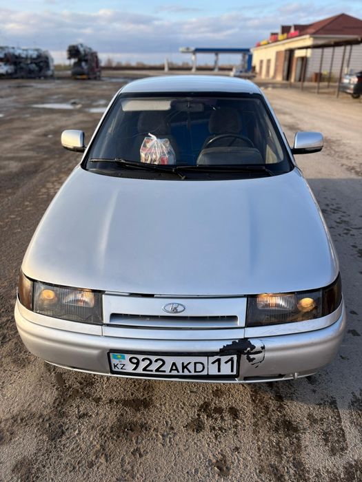 Продаю машину лада 2110