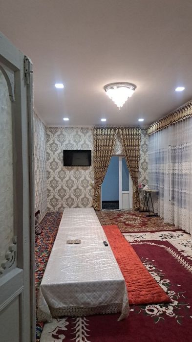 Uy hovli sotiladi
